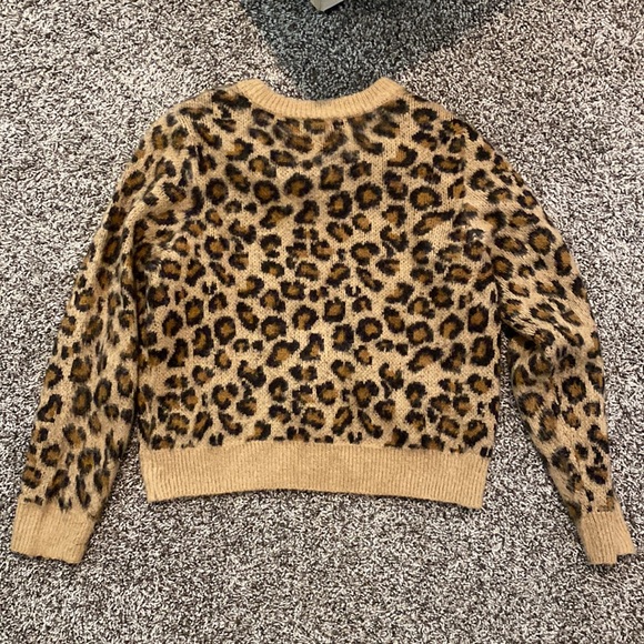 Leopard Print Sweater - Picture 2 of 3